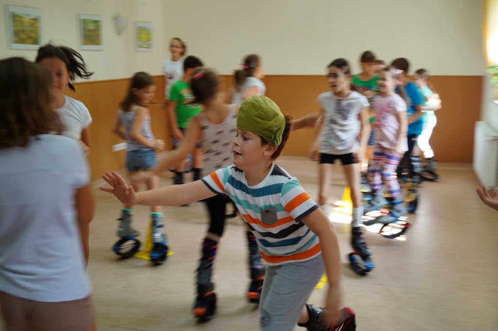 Játék kangoo cipőben – I. rész: fogócskák